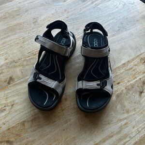 Ecco Women's Beige and Black Strappy Comfort Sandals